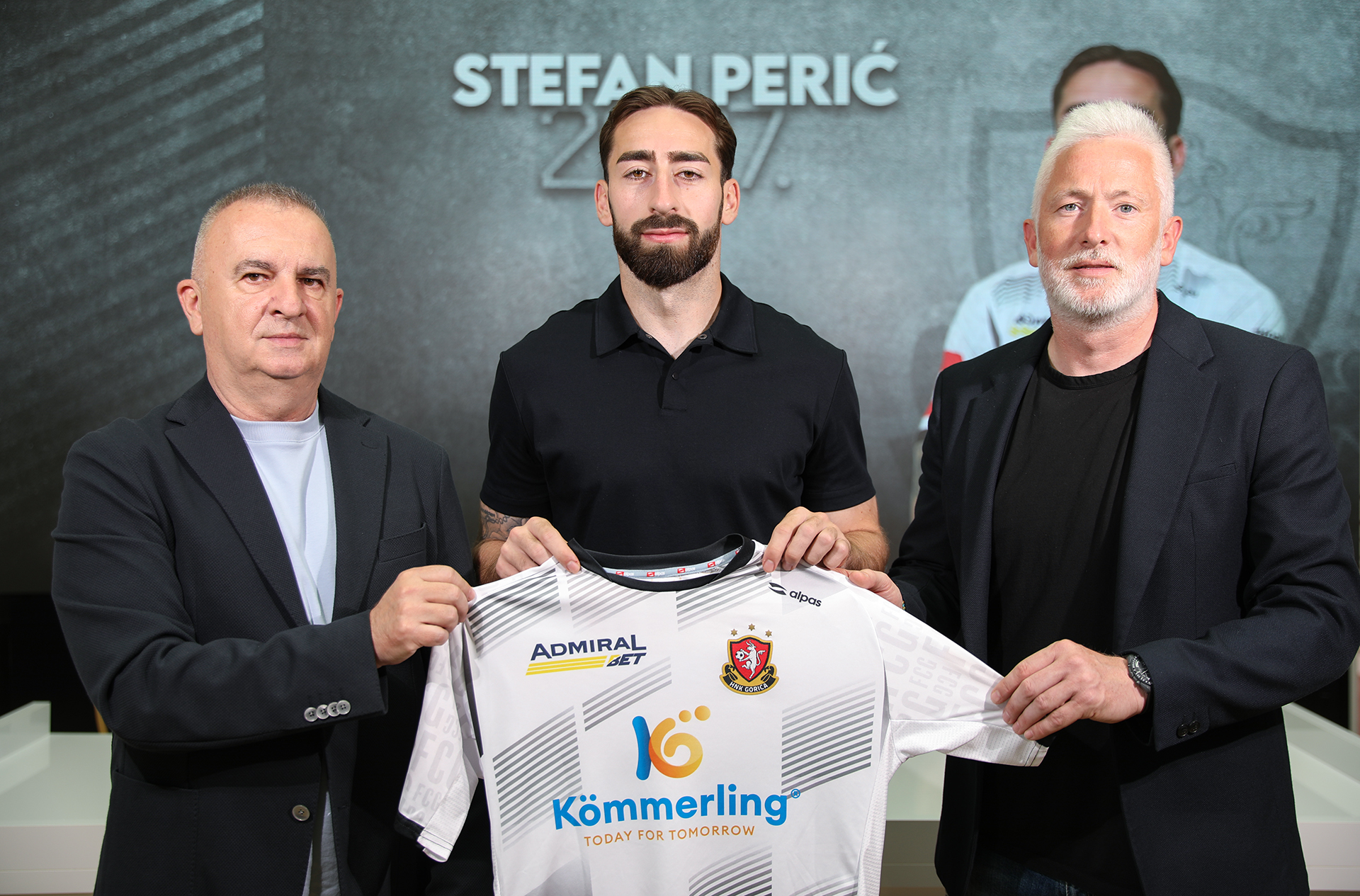 Potpisao Stefan Perić: